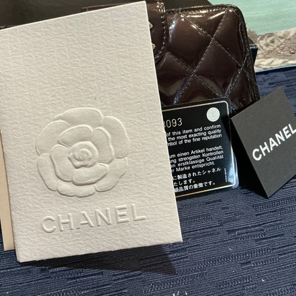 CHANEL Patent Quilted Brilliant Zipped Pocket Wallet Burgundy Black Authentic❤️ - Picture 9 of 11